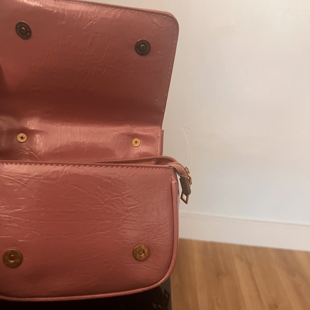 New MDD Pink Purse - Picture 3 of 3